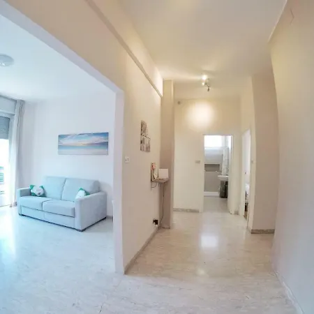 Casa Claudia لا سبيتسْيا